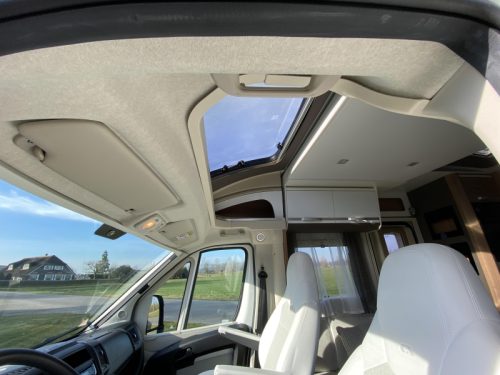 Adria Matrix Plus 670 DL SINGLE BEDS+LIFT BED photo: 19