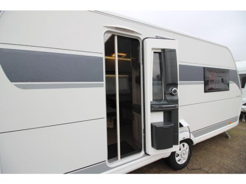 Hobby De Luxe 460 SFF Queensbed  photo: 23