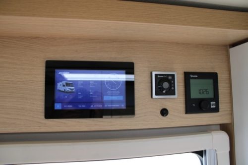 Hymer B MC I 680 &eacute;quip&eacute; d'un puissant Mercedes 9 G Tronic 170 ch AUTOMATIQUE lits jumeaux + lit pavillon (56  photo : 50