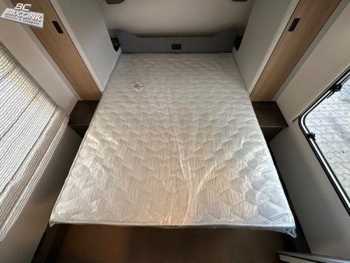 B&uuml;rstner B66 485 TS -QUEENS BED- 1600 KG photo: 10