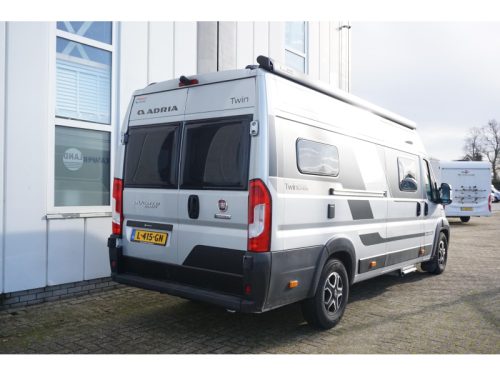 Adria Twin Supreme 640 SLB Automaat Foto: 4