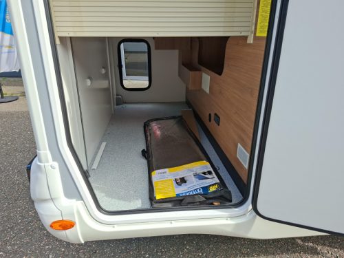 Chausson 798 Titanium Line luxe mit ger&auml;umigem Queensbett Foto: 18