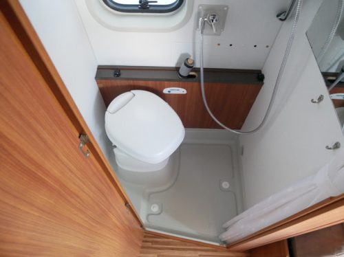 Adria Twin 640 SL, L&auml;ngsbetten, Maxi Chassis, Construct Schloss Foto: 15