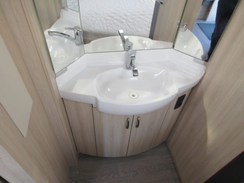 Hobby De Luxe Edition 460 UFE ZIP AWNING + CARAVAN AWNING photo: 7