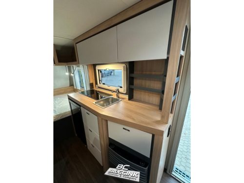 Knaus Sport 420 QD Transverse Bed 210 CM LONG! photo: 3