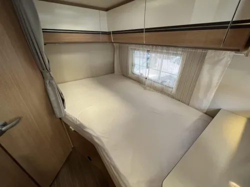 Sunlight T 58 semi-integrated French bed photo: 3