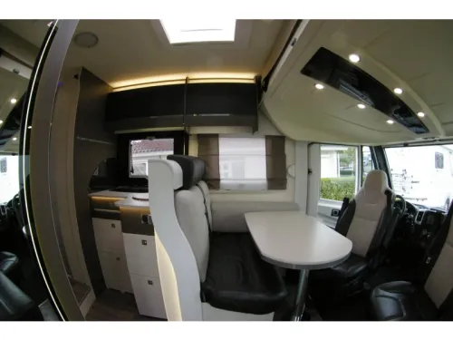Chausson Exaltis 6028 EB Queensbed, Hubdach.  Foto: 7