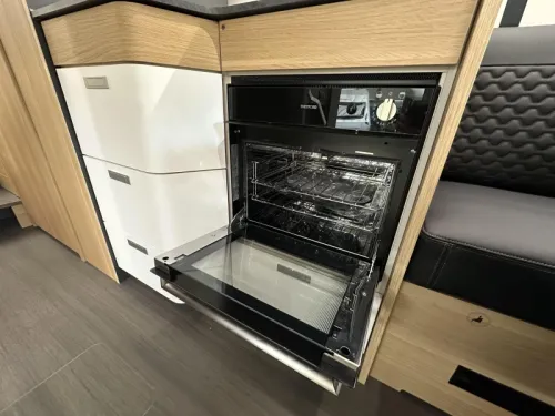 Adria Coral Plus 670 DL automaat | ex-verhuur  foto: 12