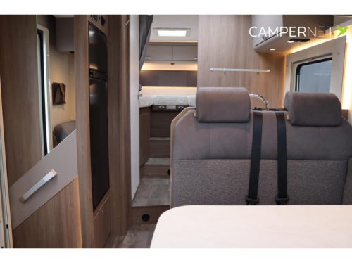 Carado T447 140hp Automatic | Pro+ Package | Pop-up bed | Single beds | Separate shower | Awning | New from stock available | photo: 10