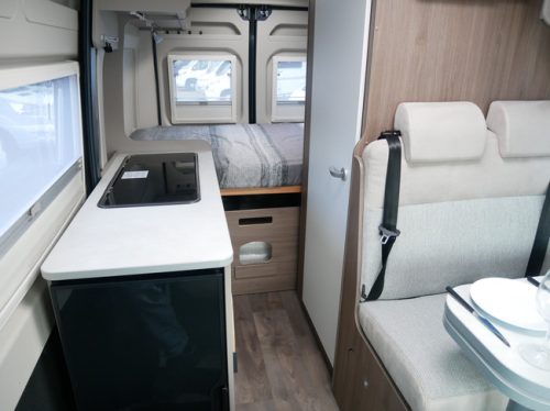 Carado 540 Pro, Automaat 9 Velocidades, Camper van Compacta de 5,40 Metros foto: 11