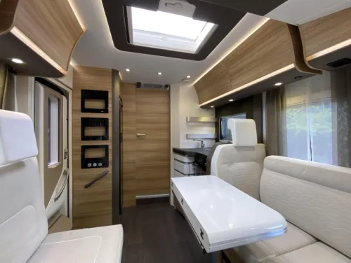 Adria Sonic Plus 700 DC Automatic | Roof air conditioning Level  photo: 20