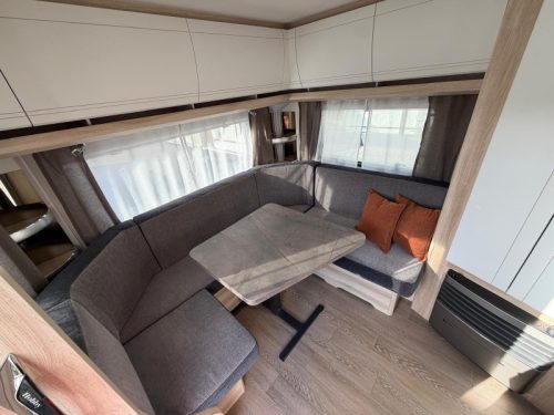 Hobby De Luxe 495 UL Met Thule luifel  foto: 11