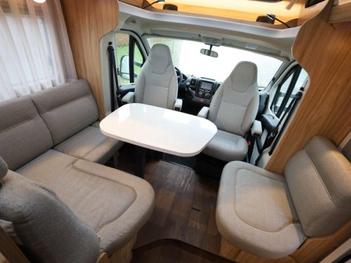 Hymer T 698 CL Queensbed photo: 4