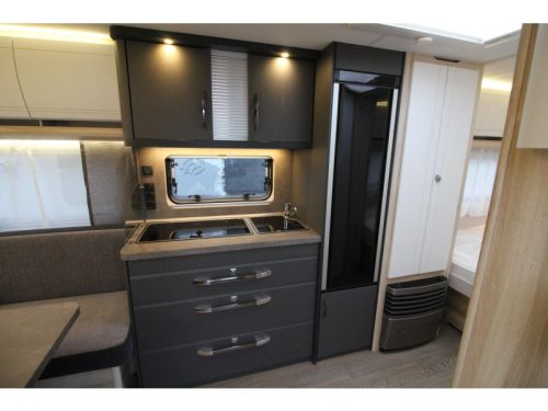 Hobby De Luxe 540 UL Single beds & dinette! photo: 7