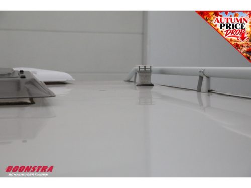 Kip Navigator 44 TDB Mover Radio Central kitchen Single beds Heater photo: 5