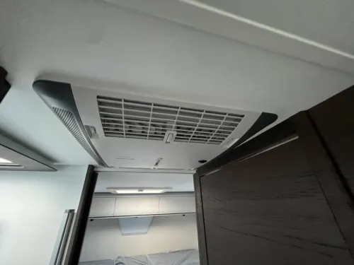 Adria Coral Supreme MB 670 DL LEDER/DAKAIRCONDITIONING  Foto: 9