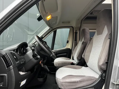 Carado Vlow 600 - 165pk - bonita Camper van foto: 7