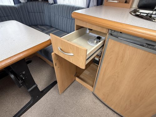 Hobby De luxe Easy 540 UK Kinderzimmer Rundsitz Foto: 5