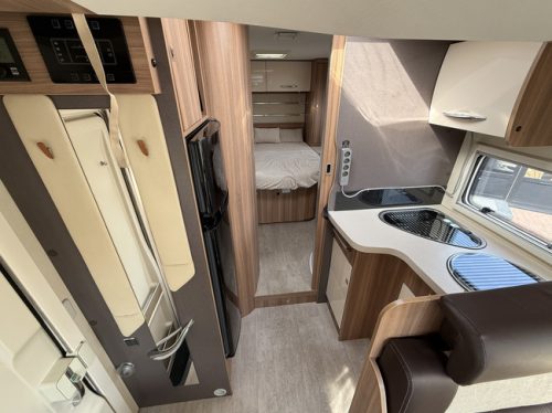 Chausson Flash 718 EB French bed+pop-top roof bike rack solar panel electric dish TV flyscreen Remis plisse photo: 22