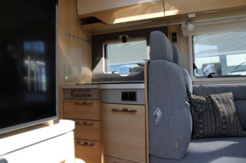 Camping-car Hymer B MC I 680 &eacute;quip&eacute; du puissant Mercedes 9 G Tronic 170 ch AUTOMATIQUE lits jumeaux + lit pavillon (56  photo : 35