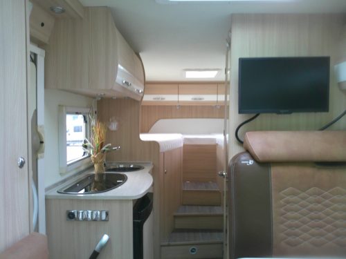 B&uuml;rstner Travel Van 620 Kompaktes Wohnmobil Foto: 7