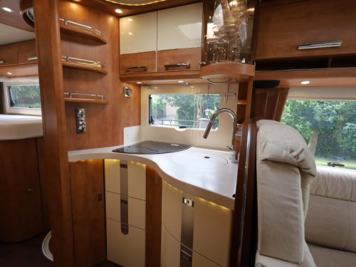 Carthago Chic C-Line II I 4.9 LE automatic - without pop-up bed photo: 5