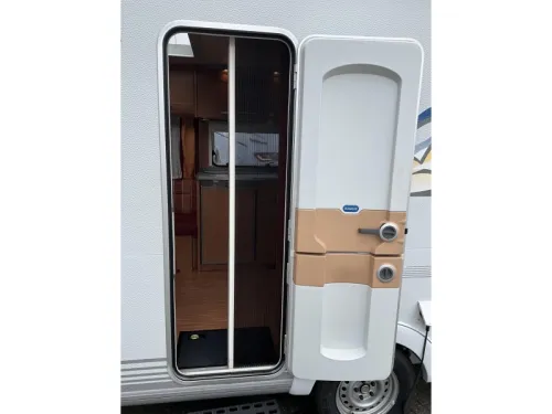 Knaus Azur NL Premiumline 450 FU AVANC&Eacute;-MOVER foto: 2