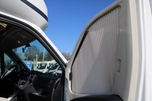 Challenger Graphite Vip Edition T 328 idem Chausson 788 AUTOM&Aacute;TICO Fiat 140 cv equipado con cama Queen y cama abatible 4 pers. (76 foto: 16