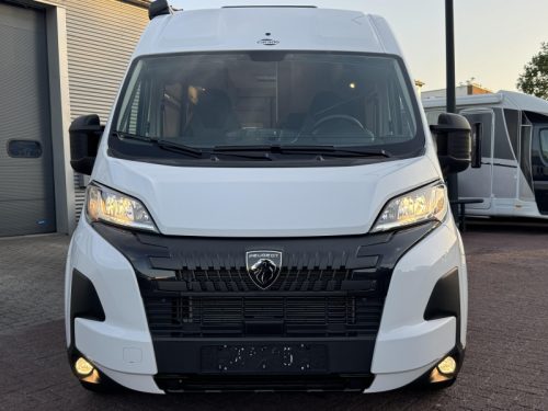Carado CVE 640 8T Automatic-Longitudinal beds photo: 12