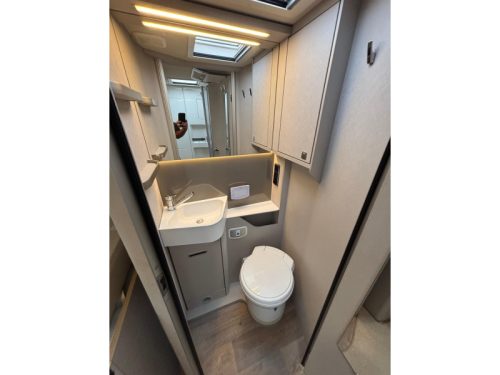 Hymer Tramp 685 &eacute;tat impeccable salon face &agrave; face photo : 15