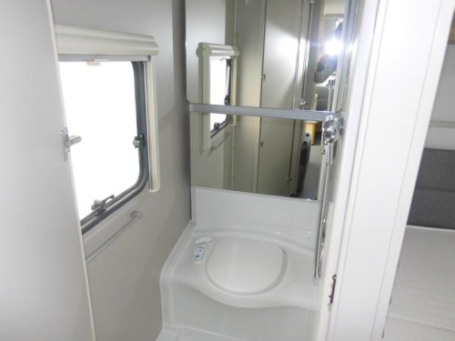 Adria Adora 522 UP Like new! Mover Awning! photo: 6
