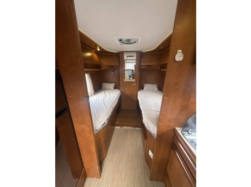 RAPIDO Le Randonneur 7065+F single beds 4 berths air conditioning solar panel maxxvan electric dish tv remis plisse leather bearlock photo: 16