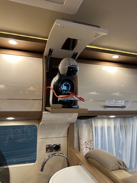 Carthago C-Tourer I 149 LE, automatic, without pull-down bed! photo: 6