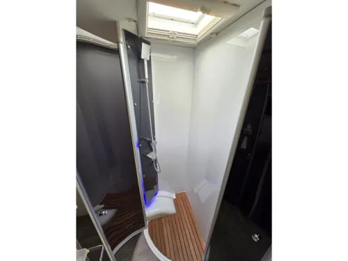 Chausson Welcome 728 EB Pop-top roof Queensbed Automatic  photo: 18