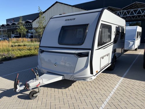Knaus Sudwind Black Selection 450 FU roof air conditioning / French bed photo: 1
