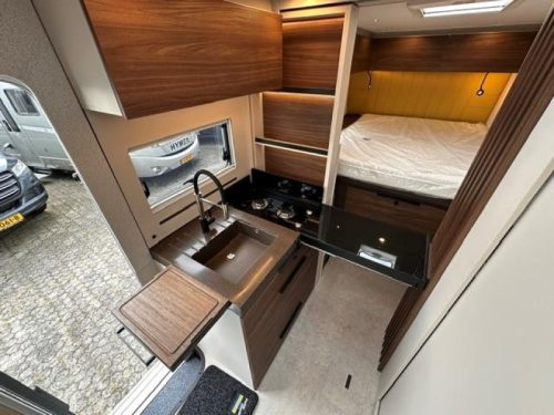 B&uuml;rstner Signature SFT 7.4 CAMPER VAN HET JAAR!  foto: 9