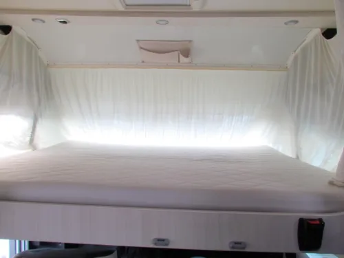 Chausson 7118 XLB Queenbed, Hubdach Foto: 4