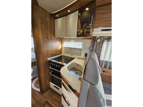 Hymer B678 Premium Line single beds photo: 11