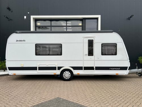 Dethleffs Nomad 520 RET L&auml;ngsbetten, Rangierhilfe, Klimaanlage Foto: 3