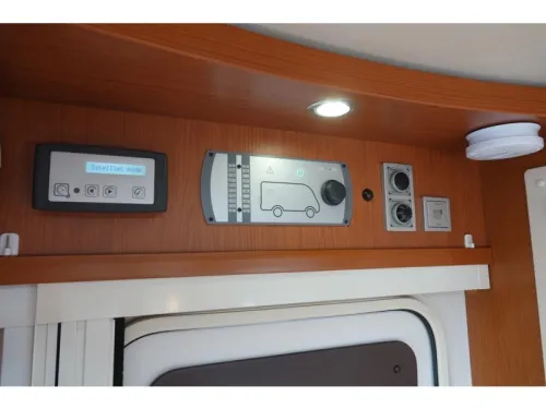 Hymer B class 678 2 person version photo: 15