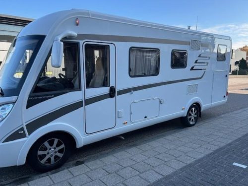Hymer B584 B588 - automatic - low KM photo: 2