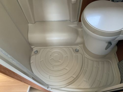 Chausson Welcome 72 2.3 MultiJet 130 PK Teilintegriert, Motor-Klimaanlage, Queensize-Bett, autom. Satellitensch&uuml;ssel, / LCD-Bildschirm, Bj. 2010 &ldquo; Ihr Wohnmobil-Verkaufsvermittler Foto: 35