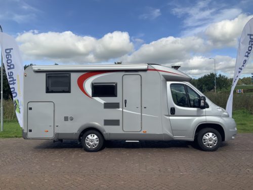 B&uuml;rstner Travel Van 2.3 MultiJ. 130 PK Teilintegriert. Motor-Klimaanlage, Garage, 2 L&auml;ngsbetten, L&auml;nge 6,70 m., usw. Bj 2013 &bdquo;Ihr Wohnmobil-Verkaufsvermittler Wohnmobil Zentrum on the road Foto: 29