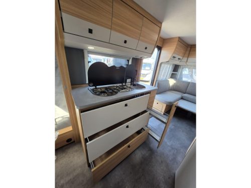 Dethleffs Summer Edition 530 DR U-shaped seating, Queen bed photo: 6