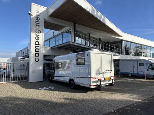 LMC Comfort T LITS JUMEAUX + BANQUETTE RONDE CLIM DE TOIT 150CV 6.99M photo : 19