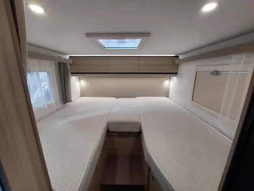 Adria Compact DL Single beds face2face  photo: 14