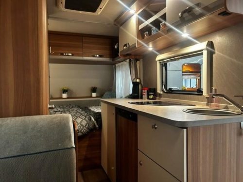 Weinsberg CaraOne Edition HOT 420 QD Klimaanlage, Rangierhilfe, Markise  Foto: 8