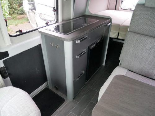 Weinsberg CaraTour, 5.40 Meter Buscamper, Pop-top roof, 4-Person!!! photo: 11