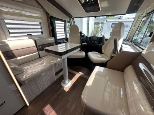 Elnagh Magnum 582 140HP Queensbed Roof Air Conditioner photo: 15