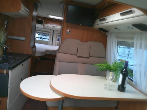 Malibu Van 600 LE Single beds, Automatic photo: 4